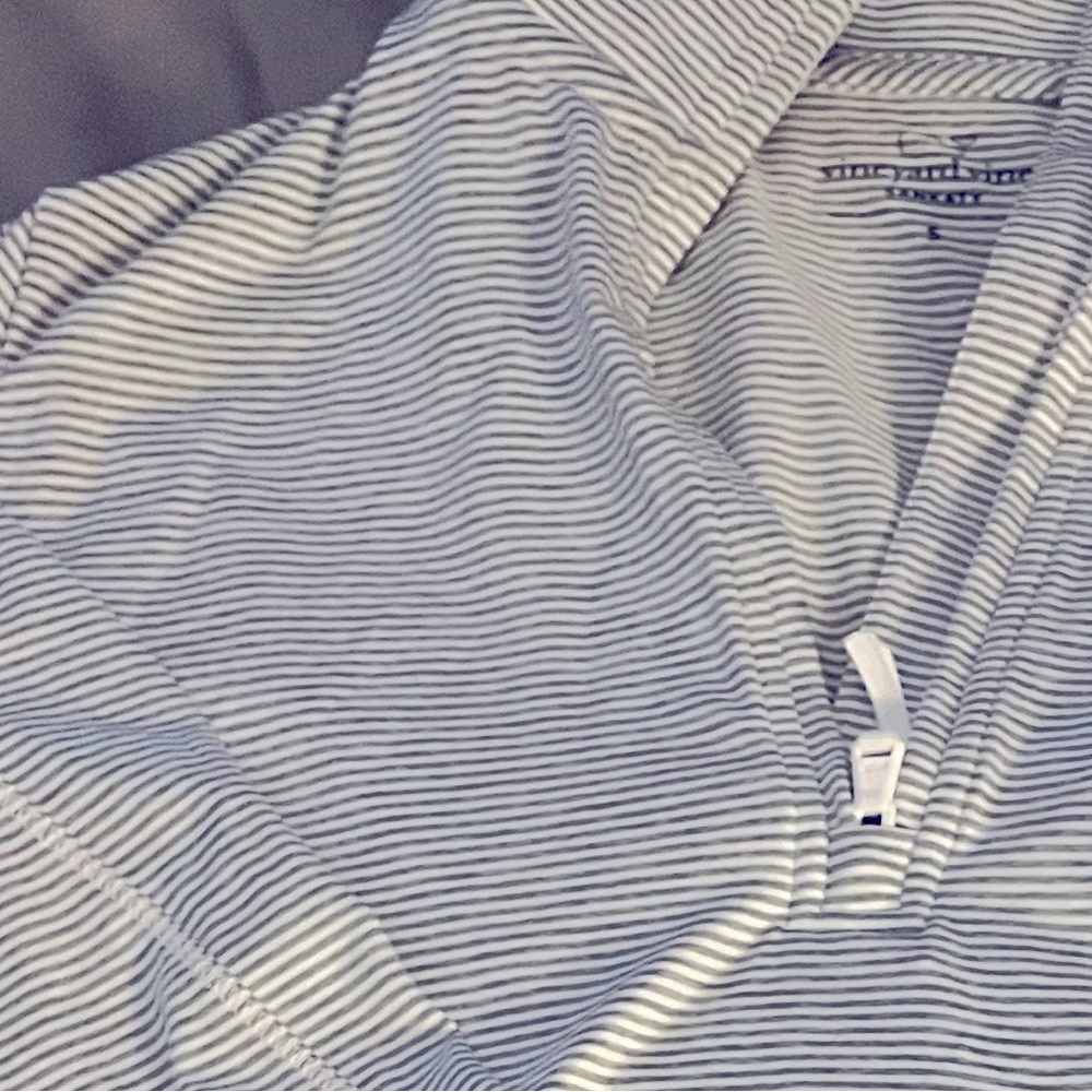 Vineyard Vines stripes light sweatshirt - gently uses